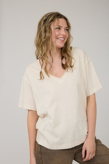 Cream Raw Edge V-Neck Short Sleeve T-Shirt