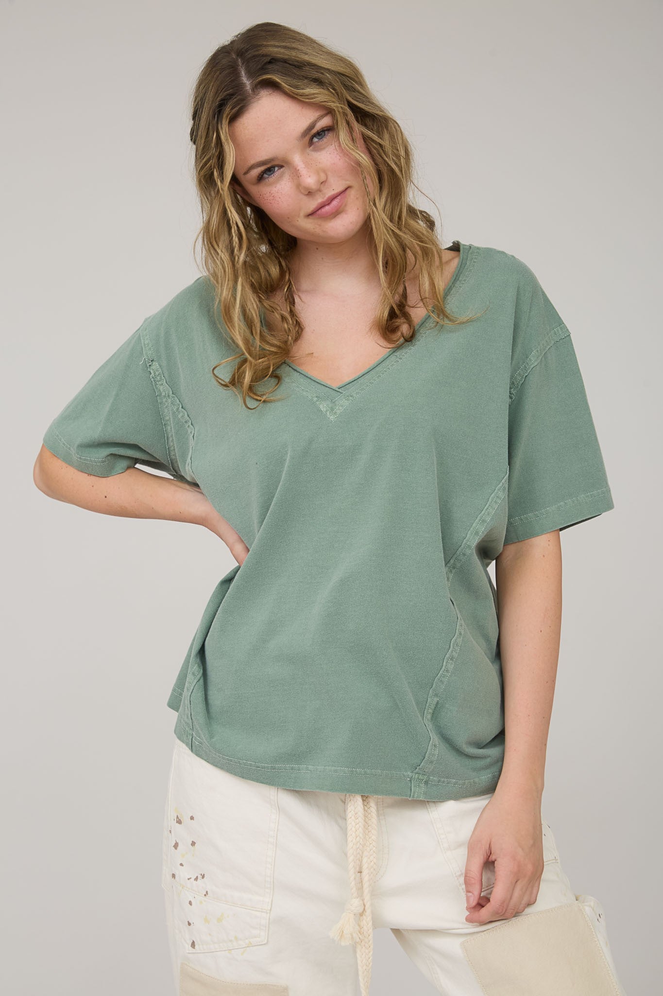 Light Olive Raw Edge V-Neck Short Sleeve Maternity T-Shirt