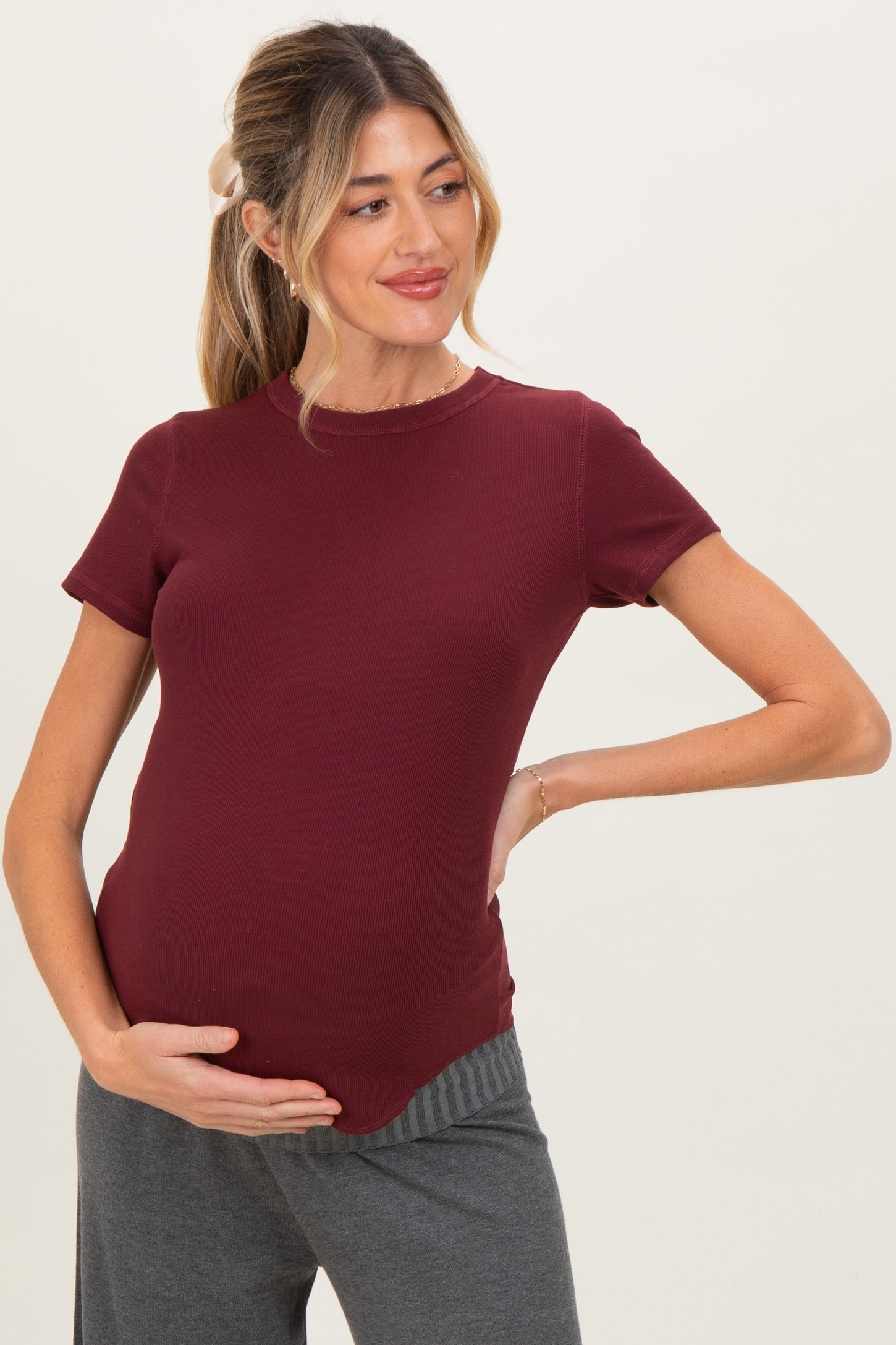 Burgundy Ribbed Short Sleeve Curved Hem Maternity Top
