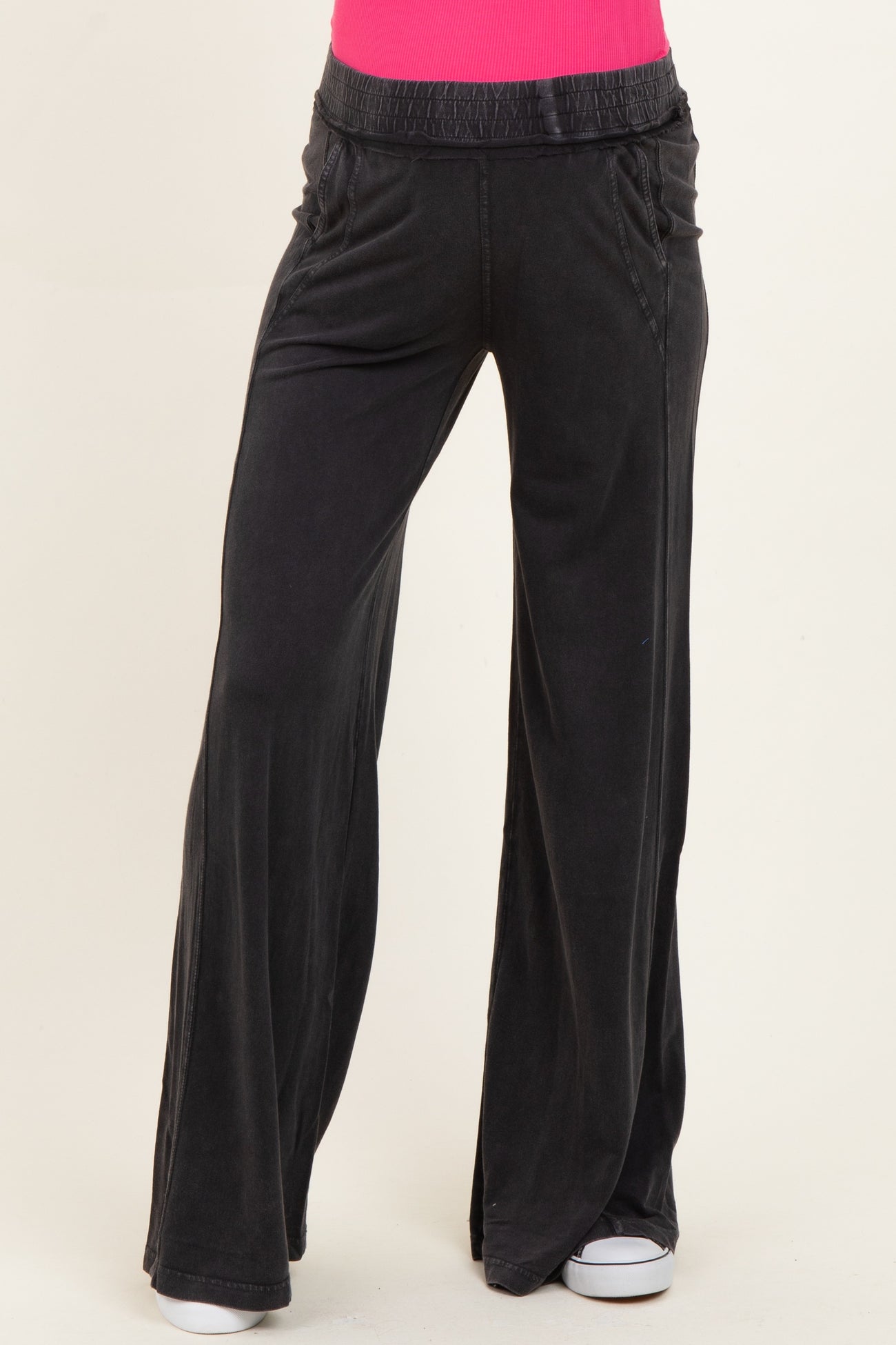 maternity wear black wide-leg pants with an elastic waistband and side pockets