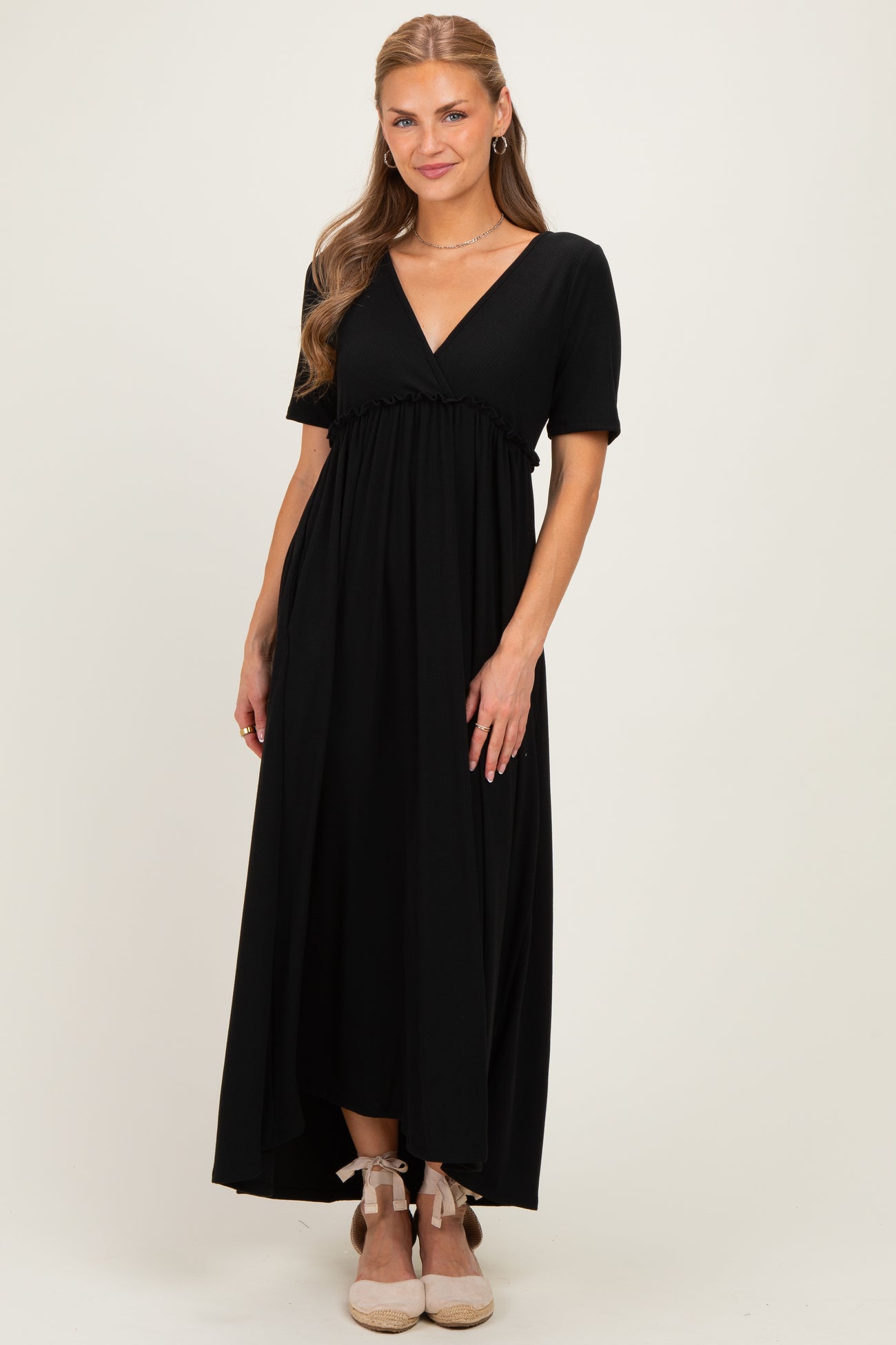 Black Short Sleeve V-Neck Maxi Dress